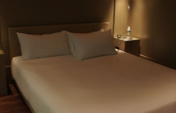 ラブホテルのベッド